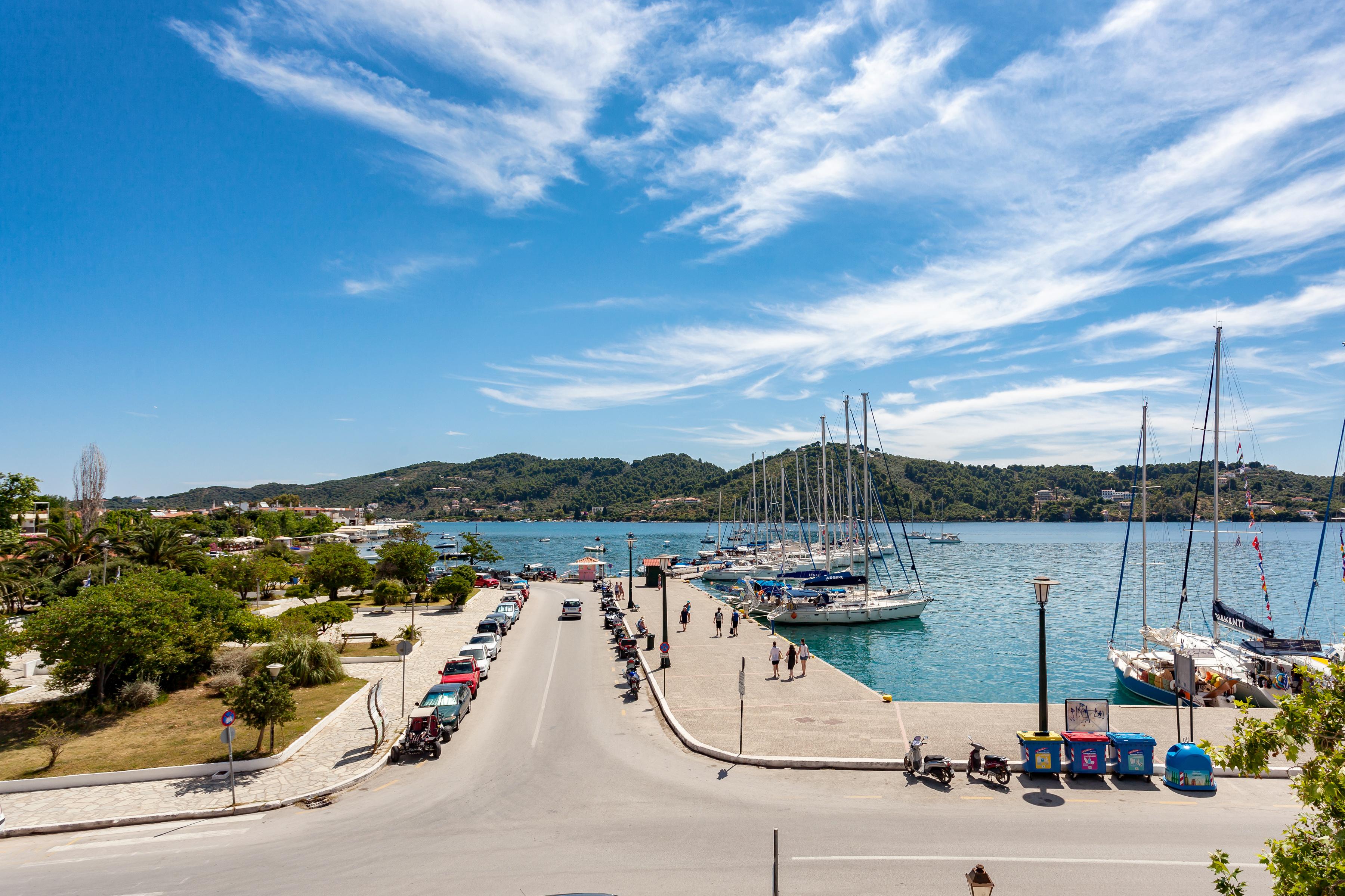 Hotel Akti Skiathos Town Exterior photo