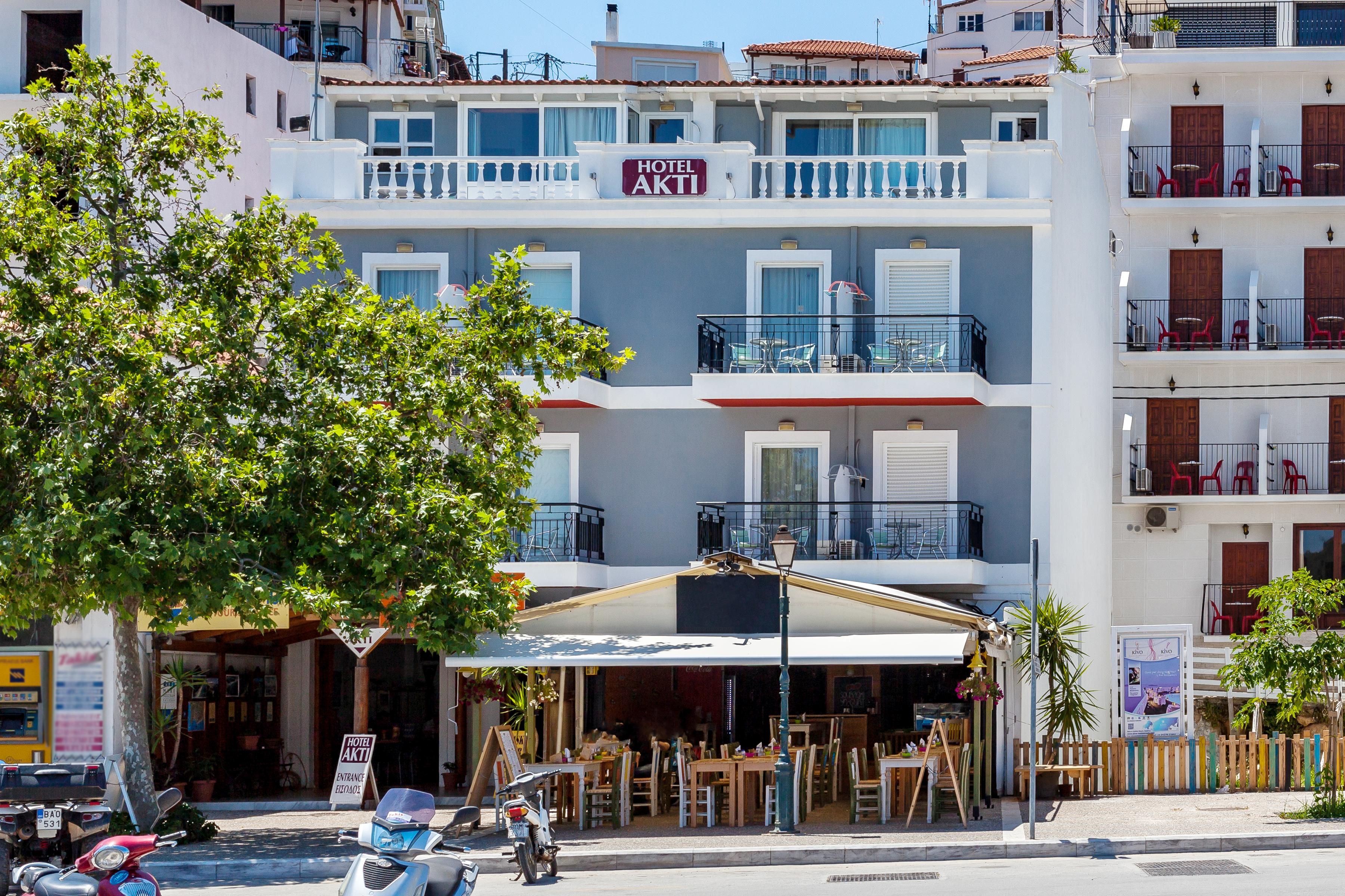 Hotel Akti Skiathos Town Exterior photo