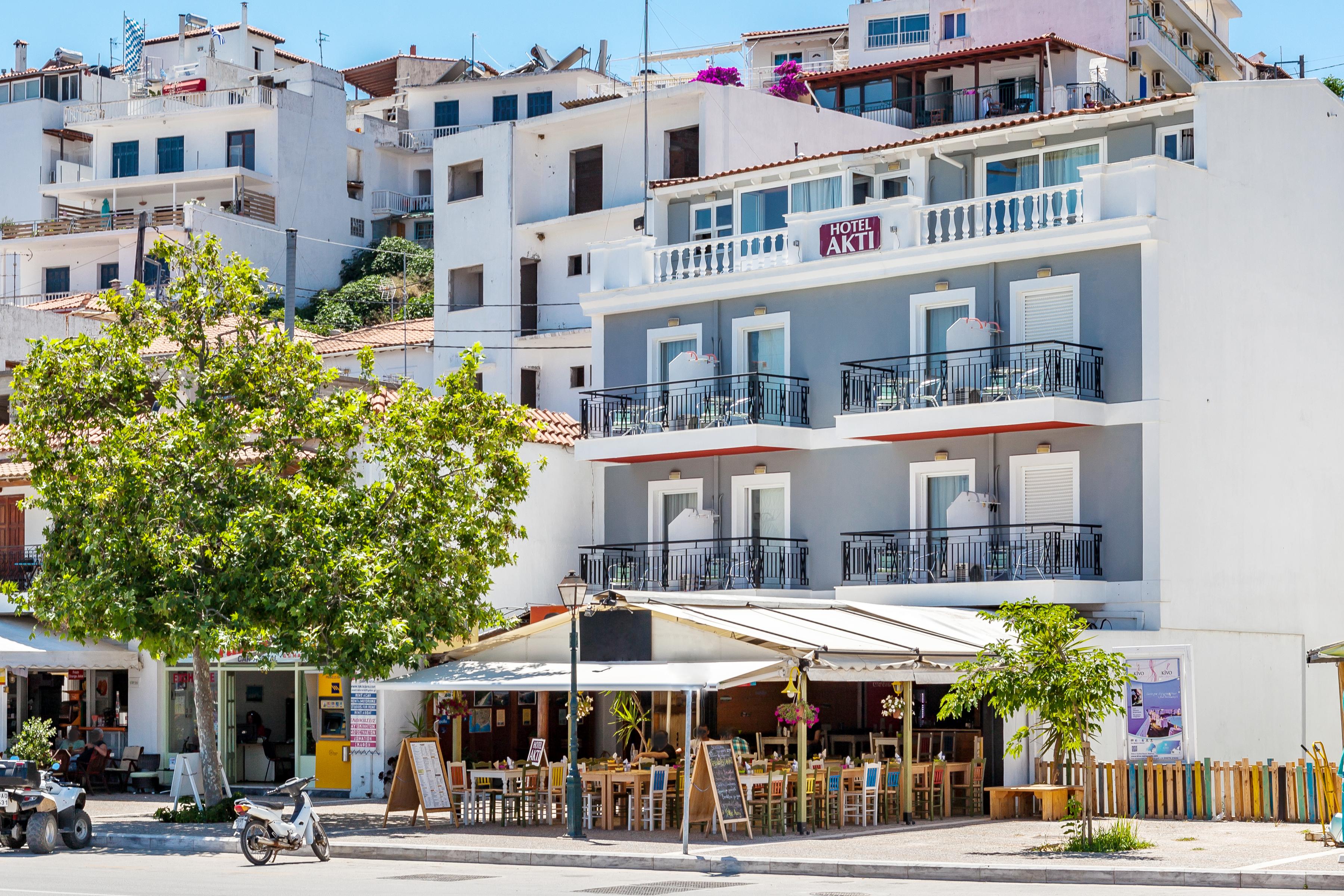 Hotel Akti Skiathos Town Exterior photo