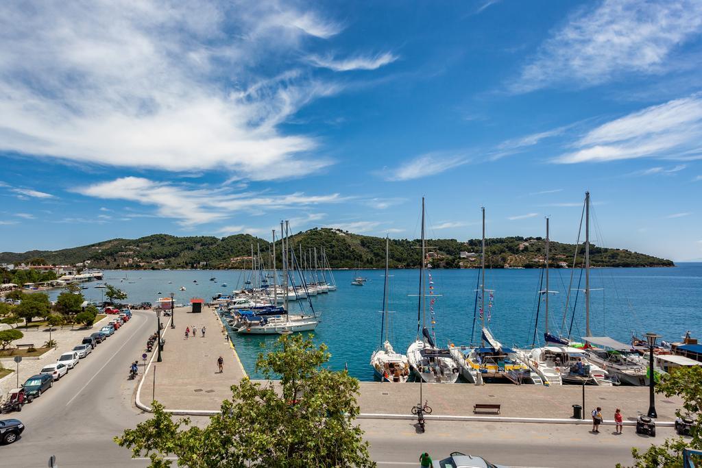 Hotel Akti Skiathos Town Exterior photo