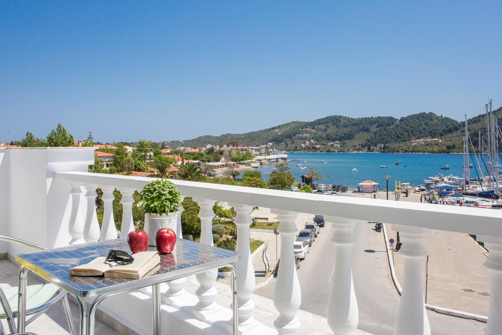 Hotel Akti Skiathos Town Exterior photo